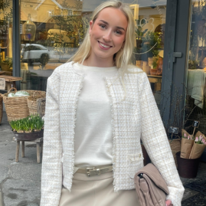 Claire – Elliana Jakke