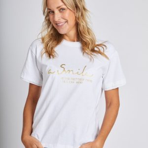 Claire – Amani T-shirt