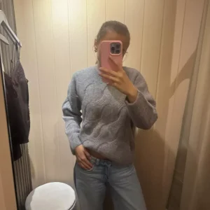 BLUE – Michaela Cable Knit